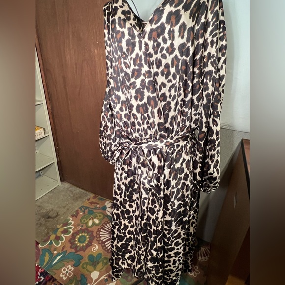 Lane Bryant Leopard dress, 2x PLUS SIZE and sz3 Chicos fringe cardigan! Both - Picture 6 of 13